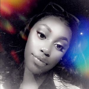 Meet your Posher, Elysiha